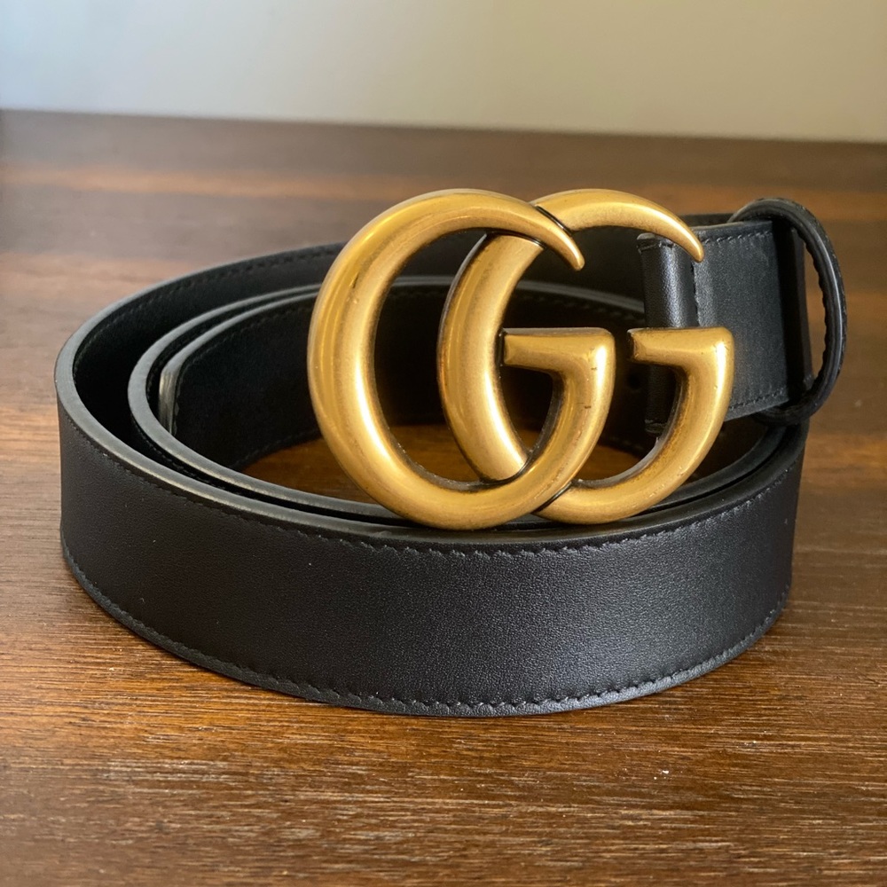 “The” Gucci belt with black leather and brushed brass buckle🤩 like brand new🥰